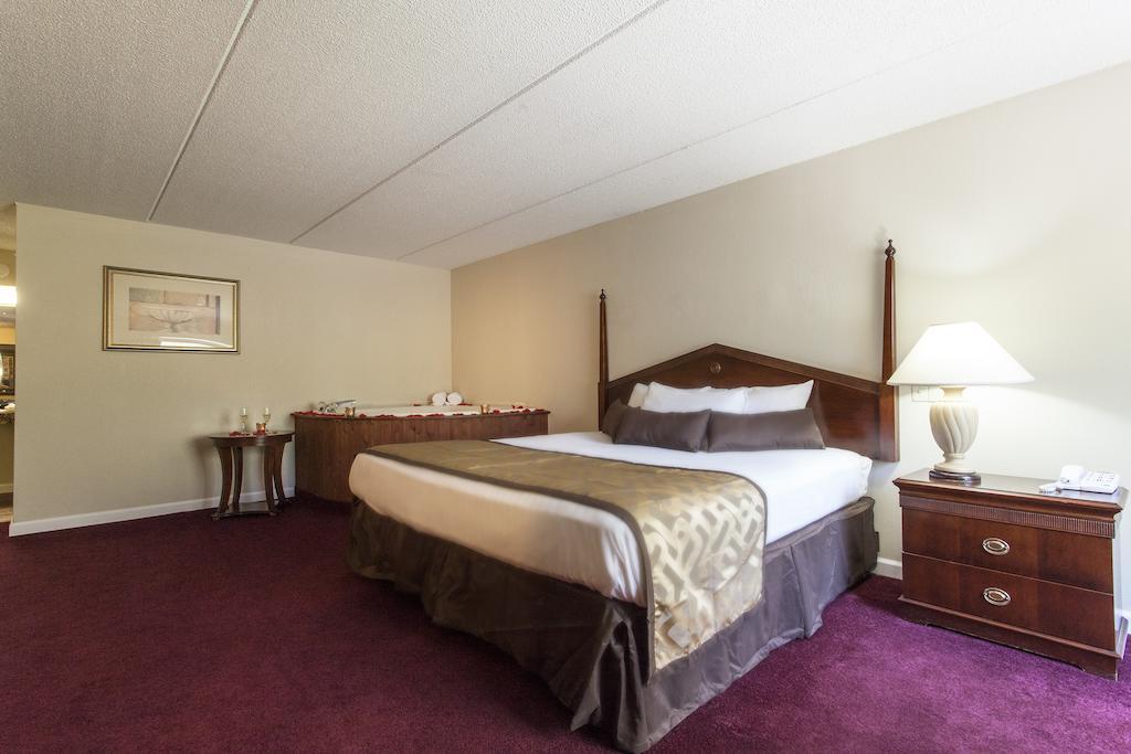 Four Seasons Motor Lodge جاتلينبرج الغرفة الصورة