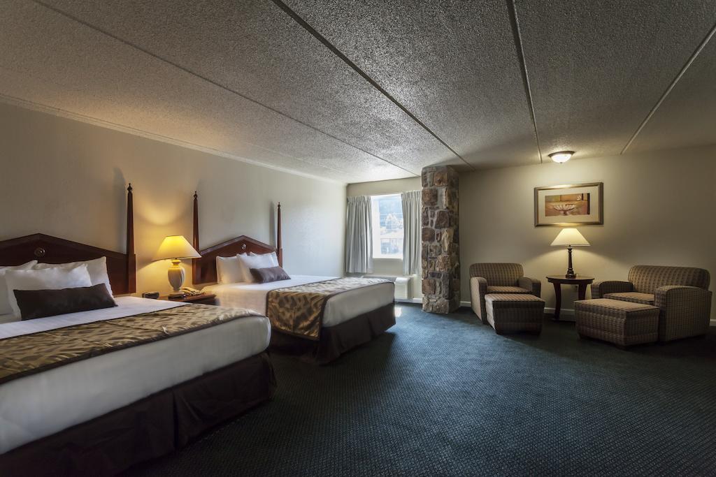 Four Seasons Motor Lodge جاتلينبرج الغرفة الصورة