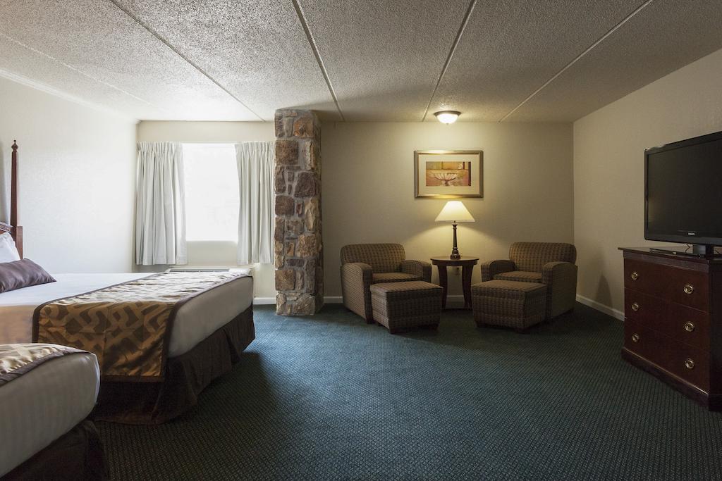 Four Seasons Motor Lodge جاتلينبرج الغرفة الصورة