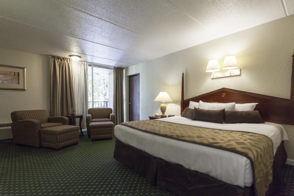 Four Seasons Motor Lodge جاتلينبرج المظهر الخارجي الصورة